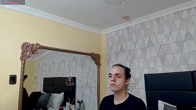 JustinePerry online show from February 24, 2025, 4:05 am