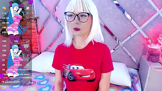 Trixiroy online show from November 10, 2025, 8:19 pm