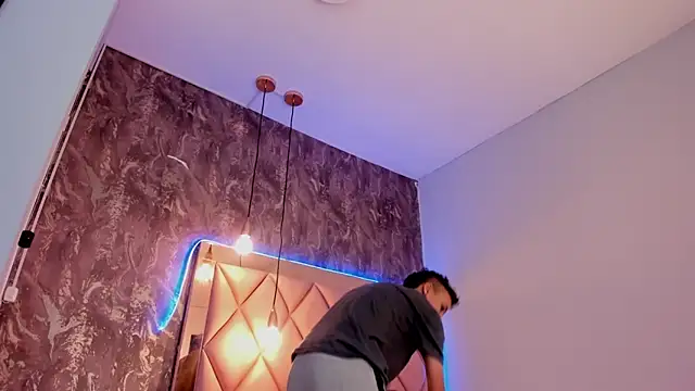 megan 100 online show from March 1, 2025, 7:04 pm