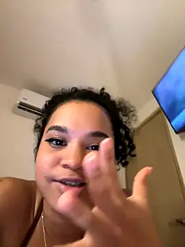 Snapshot of Lucy_wilson5 chatting on December 6, 2024, 9:54 am Lucy wilson5 online show from December 6, 2024, 9:54 am