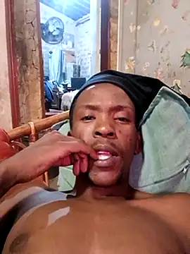 Snapshot of Dickson700 chatting on December 15, 2024, 11:53 pm Dickson700 online show from December 15, 2024, 11:53 pm