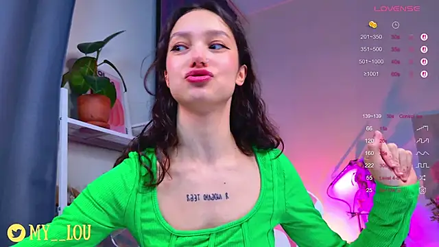 Snapshot of MyLou_ chatting on November 9, 2025, 3:10 pm MyLou online show from November 9, 2025, 3:10 pm