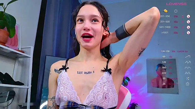 Snapshot of MyLou_ chatting on November 29, 2025, 3:15 pm MyLou online show from November 29, 2025, 3:15 pm