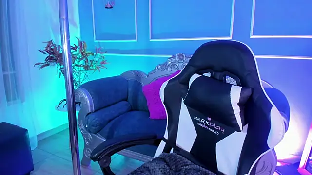 Snapshot of Red_star8 chatting on November 28, 2025, 11:24 am Red star8 online show from November 28, 2025, 11:24 am