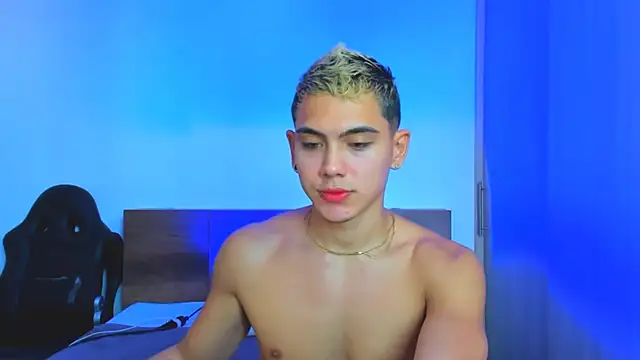 Snapshot of Stevenn_77 chatting on December 5, 2024, 3:17 pm Stevenn 77 online show from December 5, 2024, 3:17 pm