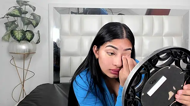 Alhana pulido online show from September 9, 2025, 2:27 pm