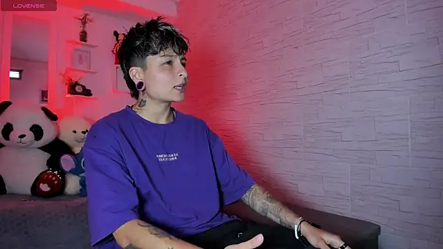 Snapshot of ZuryRamirez_ chatting on September 18, 2025, 7:38 pm ZuryRamirez online show from September 18, 2025, 7:38 pm