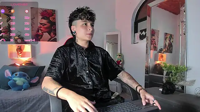 ZuryRamirez  online show from November 26, 2025, 8:43 pm