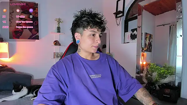 ZuryRamirez  online show from December 1, 2025, 8:14 pm