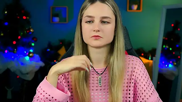 Snapshot of DeboraLarson chatting on December 17, 2024, 3:50 am DeboraLarson online show from December 17, 2024, 3:50 am