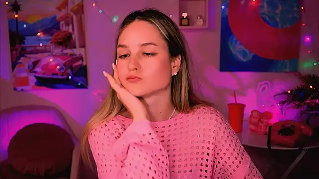 Snapshot of DeboraLarson chatting on January 2, 2025, 10:16 am DeboraLarson online show from January 2, 2025, 10:16 am