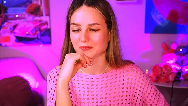 Snapshot of DeboraLarson chatting on January 28, 2025, 2:31 pm DeboraLarson online show from January 28, 2025, 2:31 pm