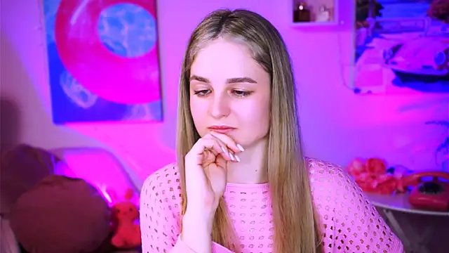 Snapshot of DeboraLarson chatting on March 5, 2025, 7:38 pm DeboraLarson online show from March 5, 2025, 7:38 pm