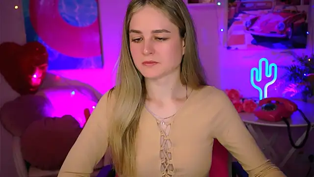 Snapshot of DeboraLarson chatting on March 11, 2025, 4:10 am DeboraLarson online show from March 11, 2025, 4:10 am