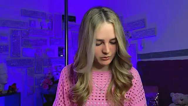 Snapshot of DeboraLarson chatting on March 13, 2025, 4:12 pm DeboraLarson online show from March 13, 2025, 4:12 pm