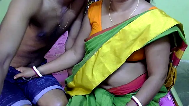 Snapshot of Couple_For_You18 chatting on March 12, 2025, 5:07 pm Couple For You18 online show from March 12, 2025, 5:07 pm