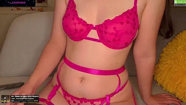 Snapshot of Scarlettt_Beauty chatting on September 24, 2025, 7:39 pm Scarlettt Beauty online show from September 24, 2025, 7:39 pm