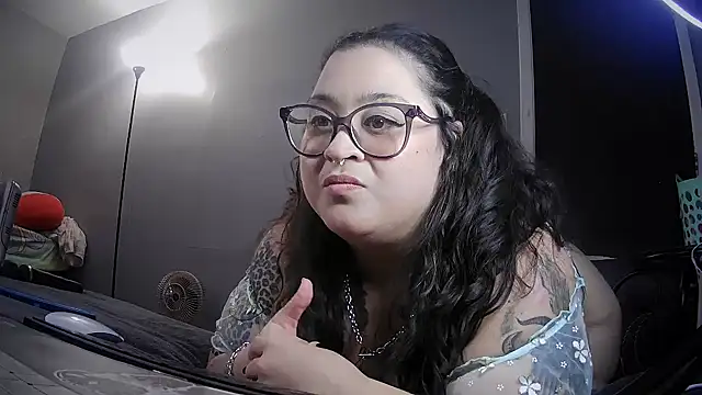 tillymarie34 online show from December 4, 2024, 11:46 pm