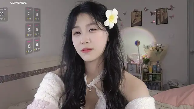 Snapshot of Luminous163 chatting on February 25, 2025, 1:17 pm Luminous163 online show from February 25, 2025, 1:17 pm