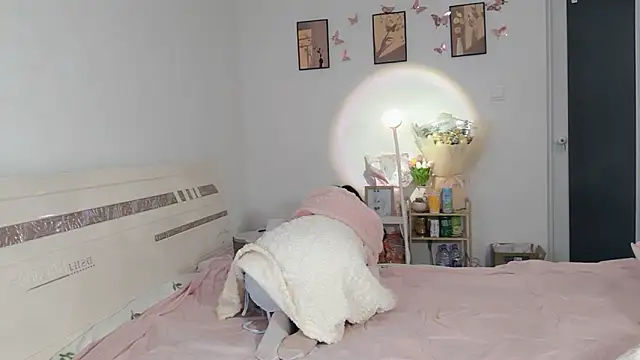 Snapshot of Luminous163 chatting on March 3, 2025, 4:14 pm Luminous163 online show from March 3, 2025, 4:14 pm