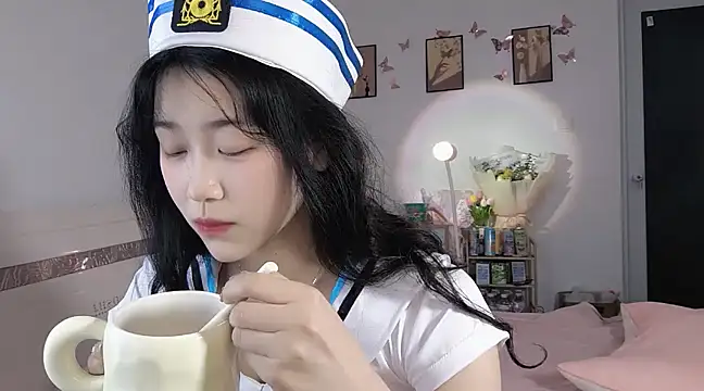 Snapshot of Luminous163 chatting on March 14, 2025, 1:13 pm Luminous163 online show from March 14, 2025, 1:13 pm