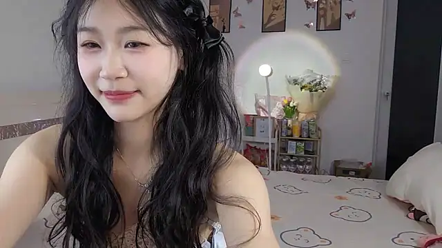 Snapshot of Luminous163 chatting on March 18, 2025, 4:26 pm Luminous163 online show from March 18, 2025, 4:26 pm