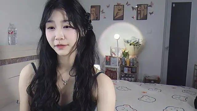 Snapshot of Luminous163 chatting on March 20, 2025, 4:20 pm Luminous163 online show from March 20, 2025, 4:20 pm