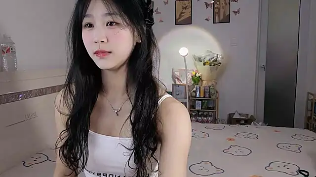 Snapshot of Luminous163 chatting on March 22, 2025, 6:00 am Luminous163 online show from March 22, 2025, 6:00 am