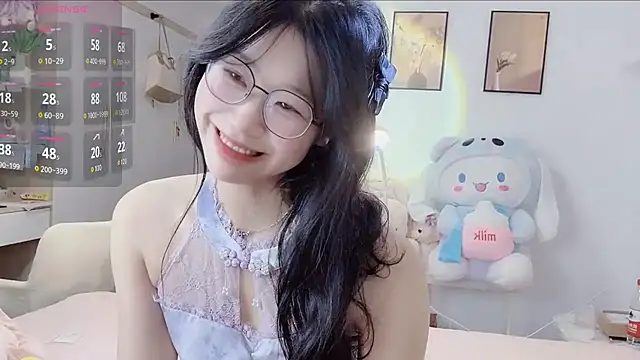 Snapshot of Luminous163 chatting on September 20, 2025, 12:17 pm Luminous163 online show from September 20, 2025, 12:17 pm