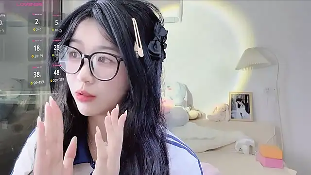 Snapshot of Luminous163 chatting on October 21, 2025, 11:44 am Luminous163 online show from October 21, 2025, 11:44 am