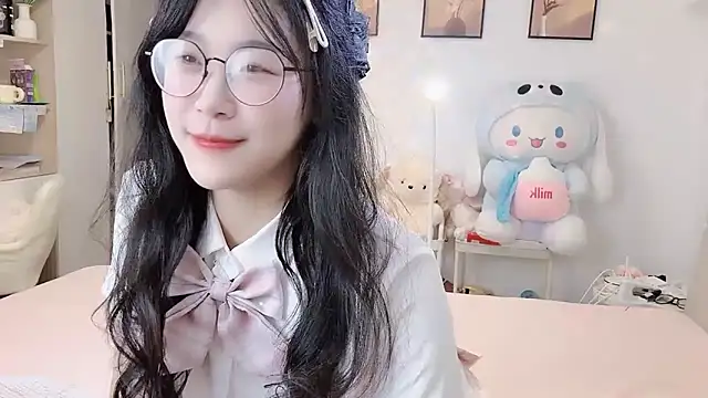 Snapshot of Luminous163 chatting on November 6, 2025, 1:12 pm Luminous163 online show from November 6, 2025, 1:12 pm