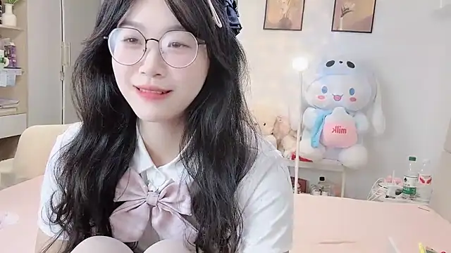 Snapshot of Luminous163 chatting on November 9, 2025, 1:09 pm Luminous163 online show from November 9, 2025, 1:09 pm