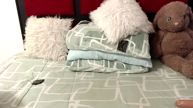 SlimRose24 online show from October 12, 2025, 5:06 am