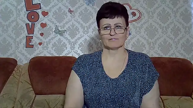 Snapshot of PaulaGolden chatting on October 31, 2025, 9:43 am PaulaGolden online show from October 31, 2025, 9:43 am