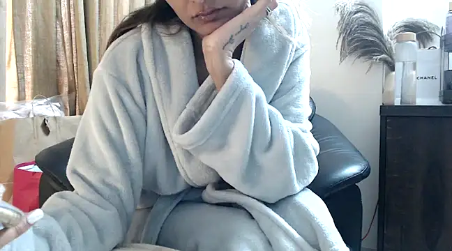 Snapshot of trippy_tina chatting on December 23, 2024, 6:11 am trippy tina online show from December 23, 2024, 6:11 am