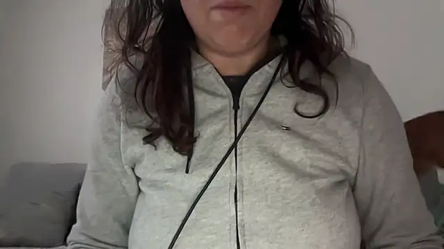 Serena 4you online show from November 17, 2025, 4:13 pm