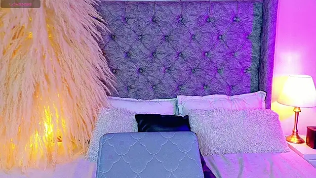 Snapshot of astridjonness chatting on October 11, 2025, 2:11 am astridjonness online show from October 11, 2025, 2:11 am