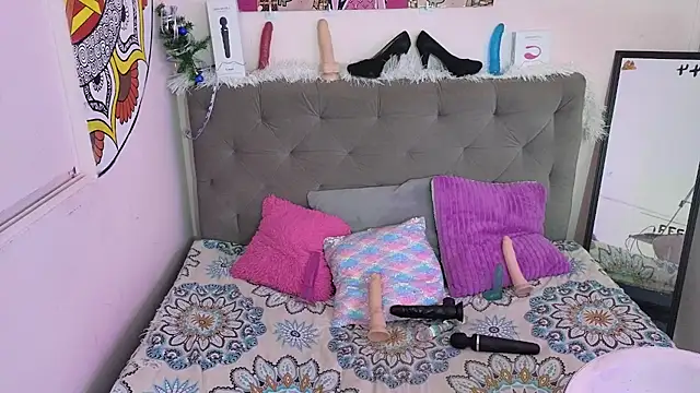 Snapshot of sarawiliamx chatting on December 24, 2024, 12:44 pm sarawiliamx online show from December 24, 2024, 12:44 pm