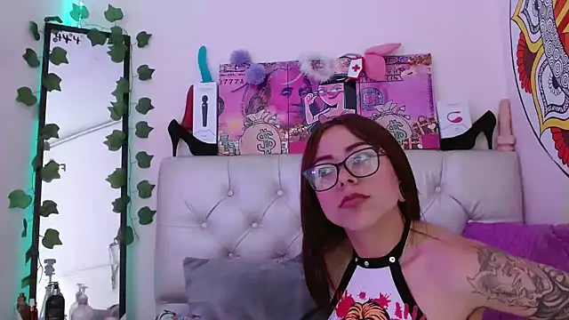 Snapshot of sarawiliamx chatting on February 18, 2025, 8:38 am sarawiliamx online show from February 18, 2025, 8:38 am