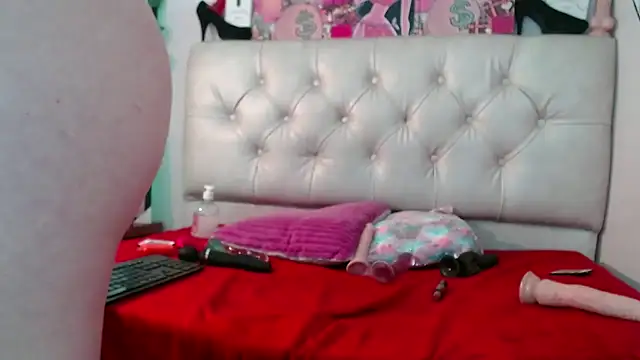 Snapshot of sarawiliamx chatting on March 18, 2025, 6:46 am sarawiliamx online show from March 18, 2025, 6:46 am