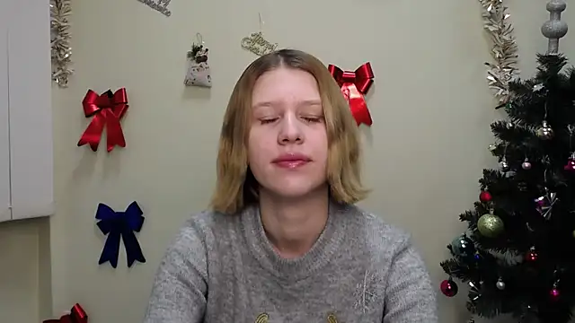 Snapshot of StellaCRL chatting on December 24, 2024, 12:55 pm StellaCRL online show from December 24, 2024, 12:55 pm