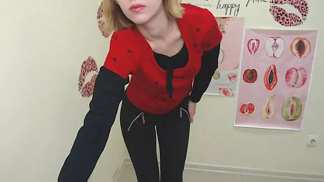 Snapshot of StellaCRL chatting on January 13, 2025, 1:39 pm StellaCRL online show from January 13, 2025, 1:39 pm