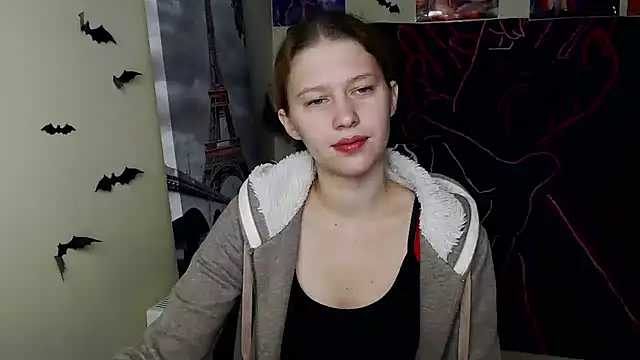 Snapshot of StellaCRL chatting on November 7, 2025, 1:00 pm StellaCRL online show from November 7, 2025, 1:00 pm