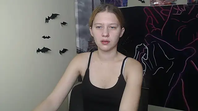 Snapshot of StellaCRL chatting on November 11, 2025, 7:30 am StellaCRL online show from November 11, 2025, 7:30 am