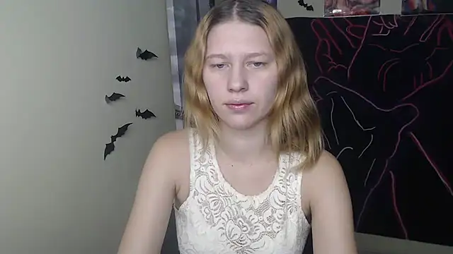 Snapshot of StellaCRL chatting on November 18, 2025, 7:24 am StellaCRL online show from November 18, 2025, 7:24 am