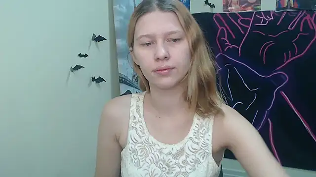 Snapshot of StellaCRL chatting on November 19, 2025, 7:19 am StellaCRL online show from November 19, 2025, 7:19 am