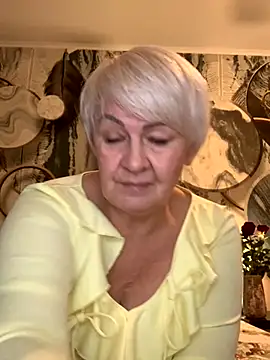 Snapshot of Laura_Millf chatting on November 8, 2025, 3:23 pm Laura Millf online show from November 8, 2025, 3:23 pm