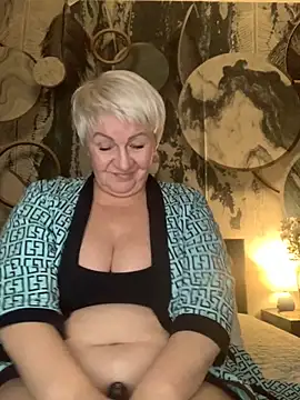 Snapshot of Laura_Millf chatting on November 30, 2025, 4:22 pm Laura Millf online show from November 30, 2025, 4:22 pm