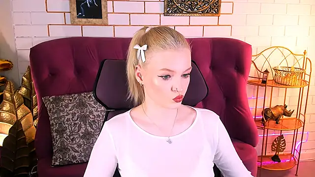 GraceGlamour online show from November 28, 2025, 1:03 pm