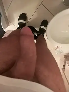 Snapshot of ptrz990 chatting on September 9, 2025, 1:21 pm ptrz990 online show from September 9, 2025, 1:21 pm